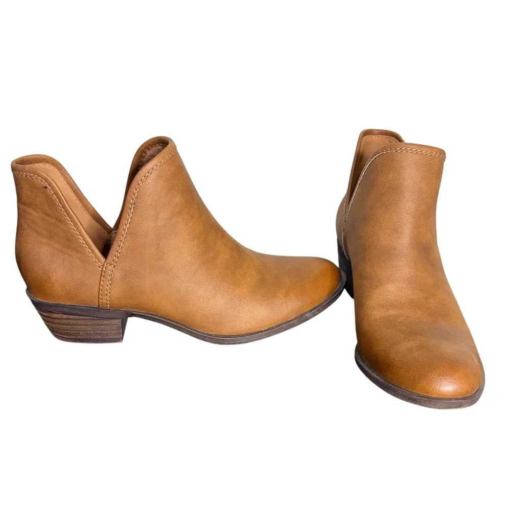 Lucky Brand Tan Basha‎ V-Cut Ankle Booties Stacked Heel Women's Size 6M